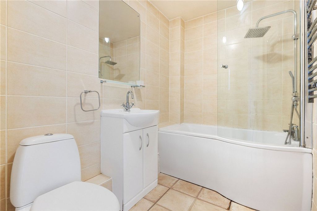 Additional image 12 of 2 bed flat for saleHaslemere Road, Liphook GU30