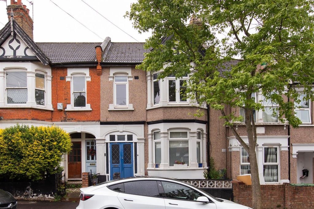 Property photo 1 of 20 Howard Road, E17