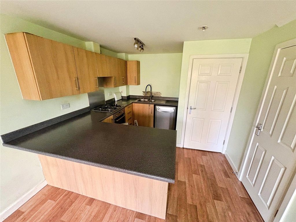 Property photo 2 of 13 Kitchen/Lounge