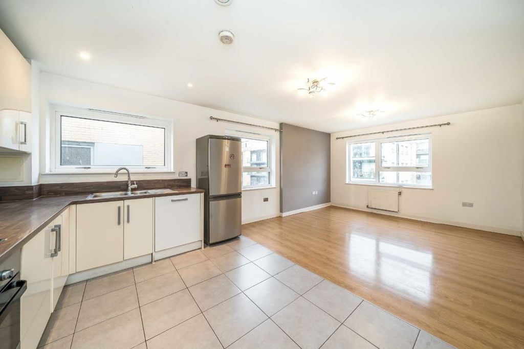 Property photo 2 of 5