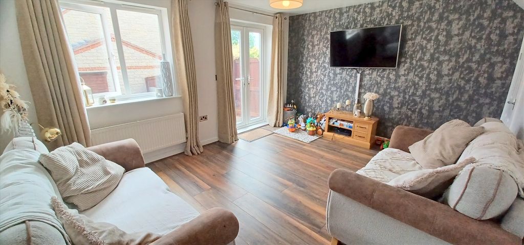 Property photo 2 of 13