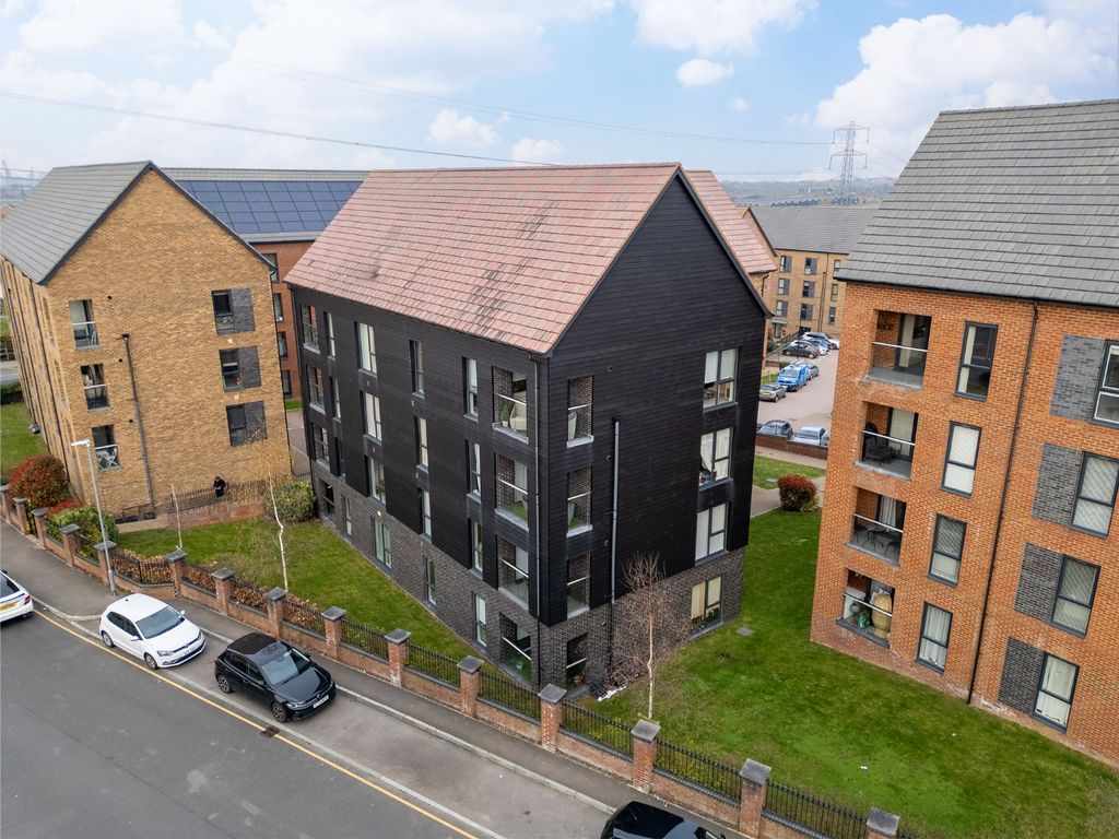 Property photo 1 of 18 4394490