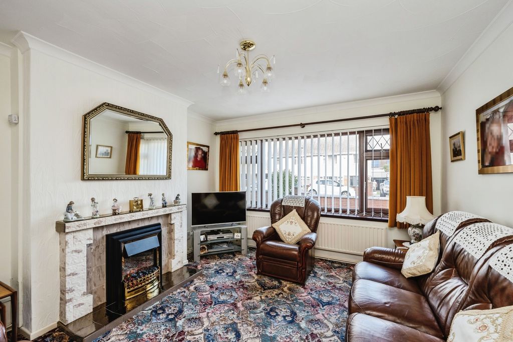 Property photo 2 of 17 Photo