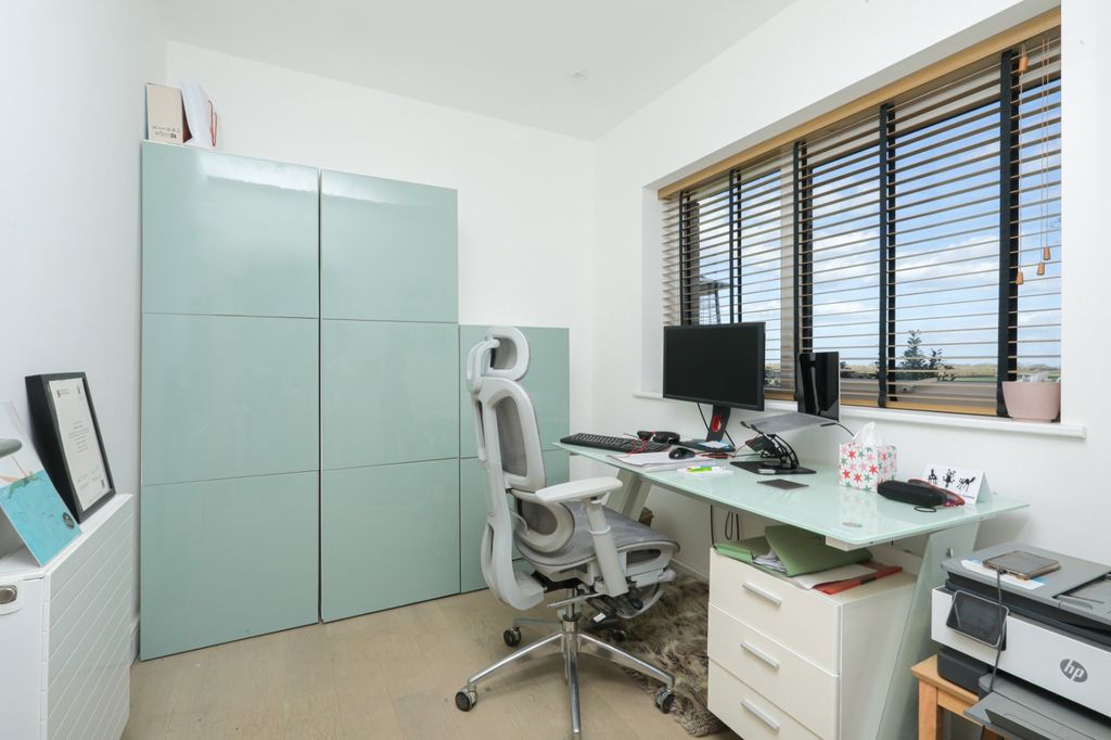 Property photo 3 of 22 Picture 3