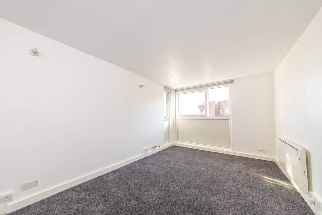 Property photo 3 of 4