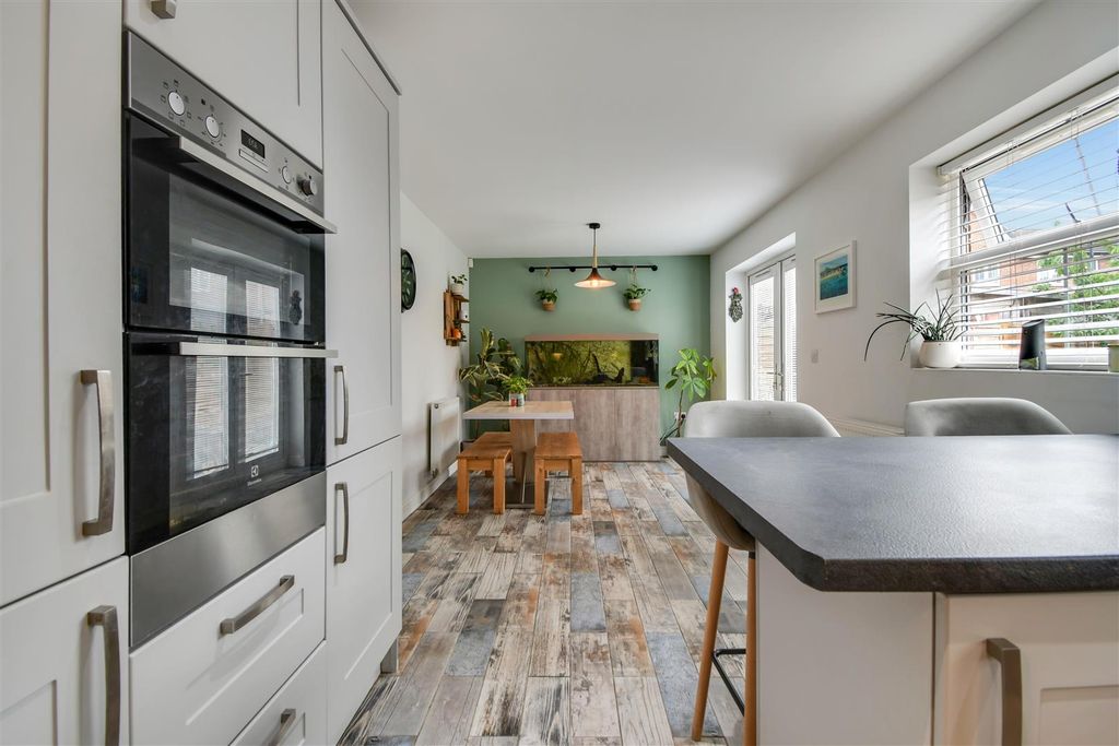 Property photo 2 of 20 Kitchen Dining