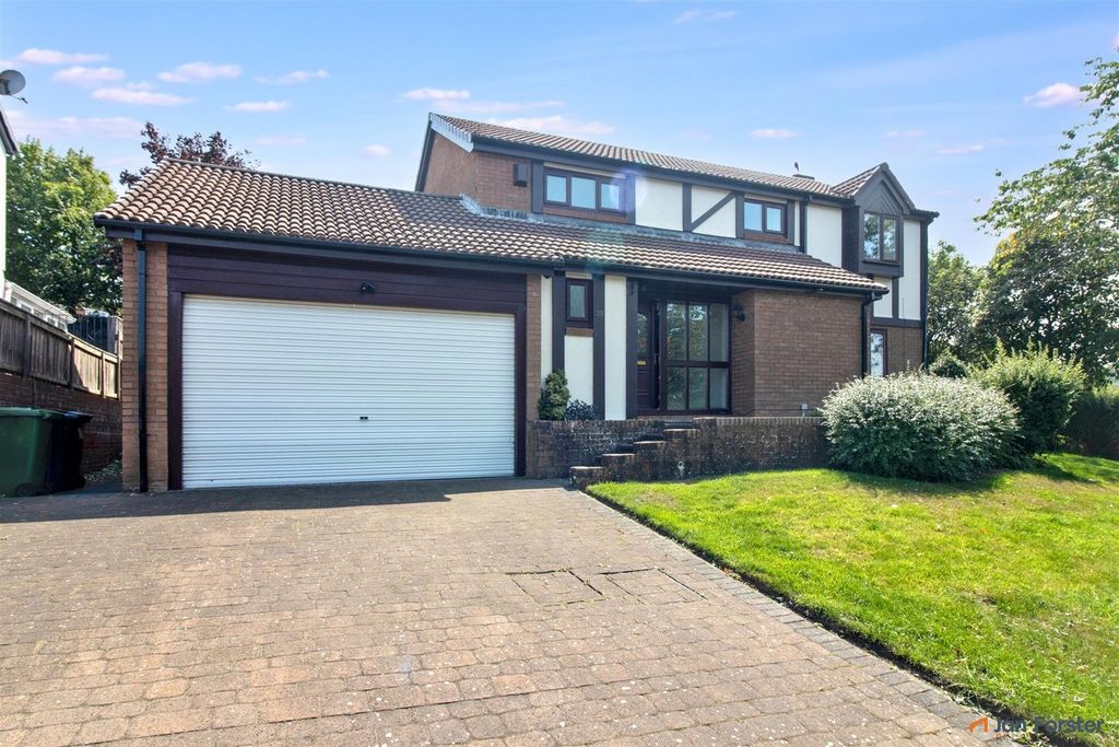 Property photo 1 of 16
