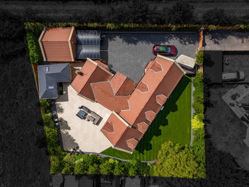 Property photo 2 of 46