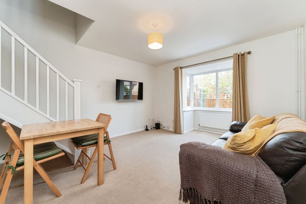Property photo 2 of 17 Pbox-Img.Jpg