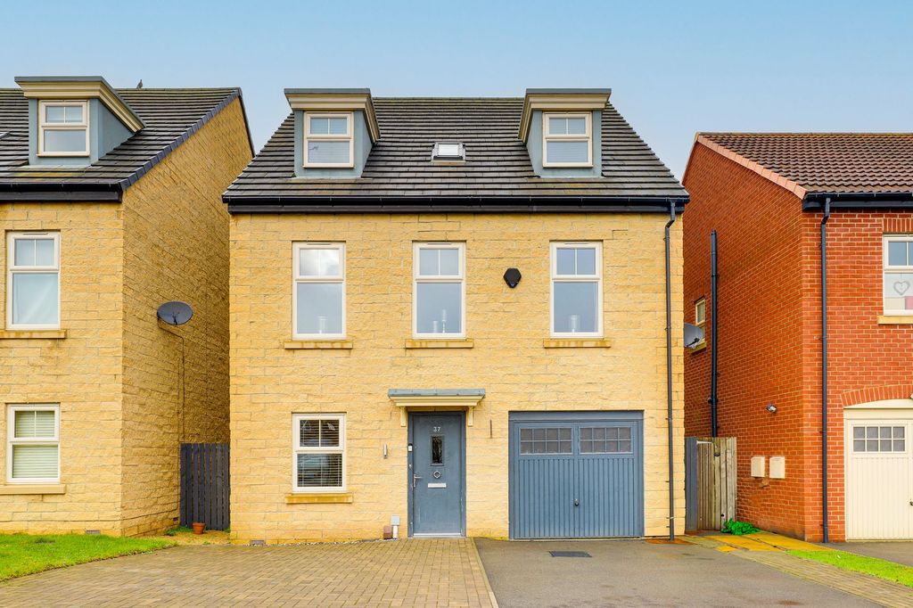 Property photo 1 of 31