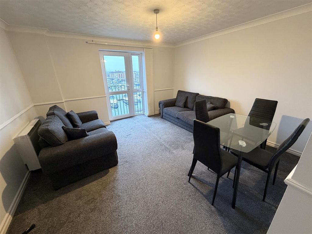 Property photo 3 of 12 Lounge/Dining Room