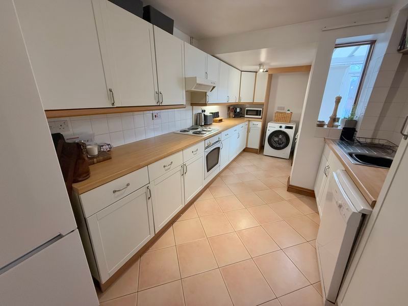 Property photo 3 of 14 Kitchen