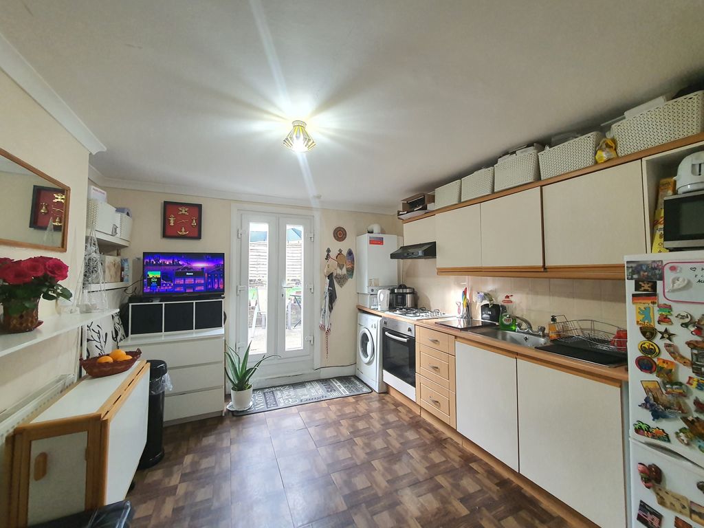 Property photo 3 of 7 Gallery