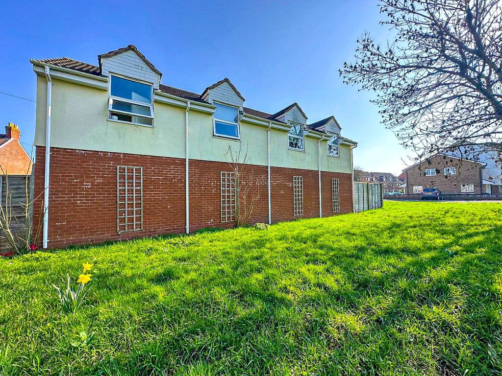 Property photo 1 of 8 4941812