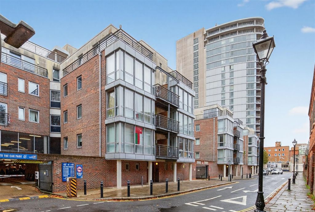 Property photo 1 of 22 Queen Anne House.Jpg