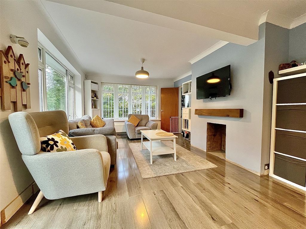 Property photo 2 of 25