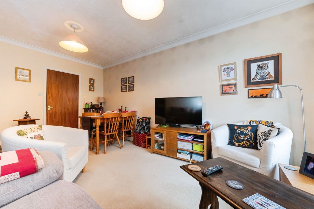 Property photo 3 of 11