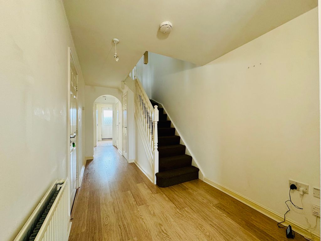 Property photo 3 of 16 Image