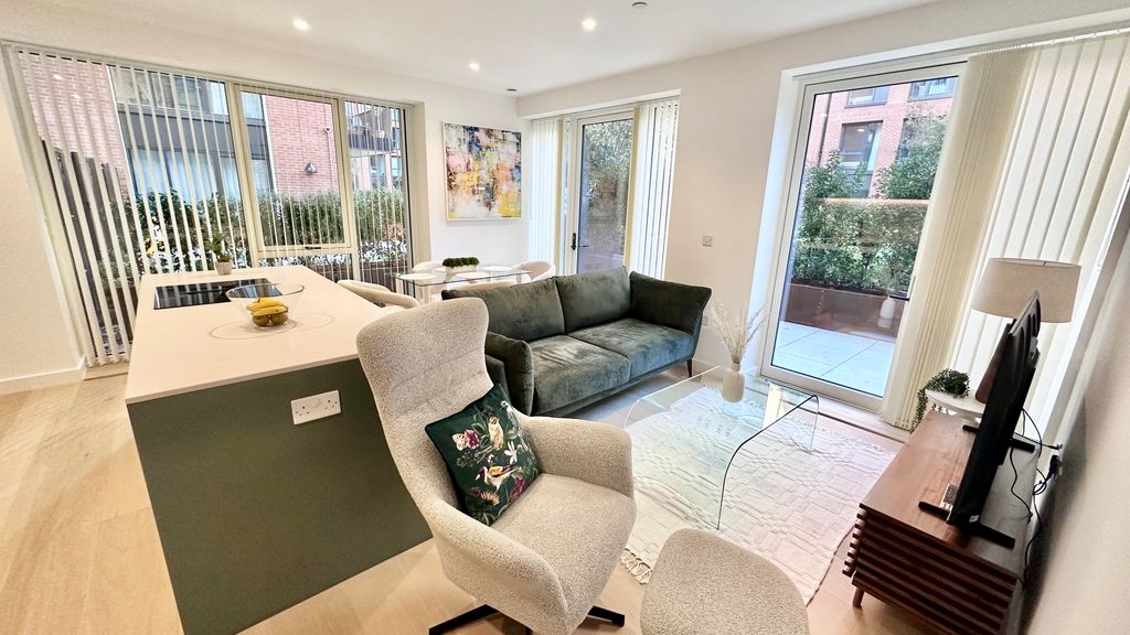 Property photo 2 of 43