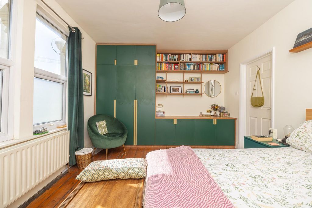 Property photo 3 of 36 Char9656.Jpg