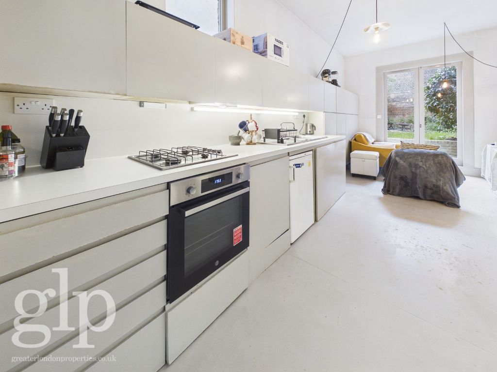 Property photo 2 of 31 4846912