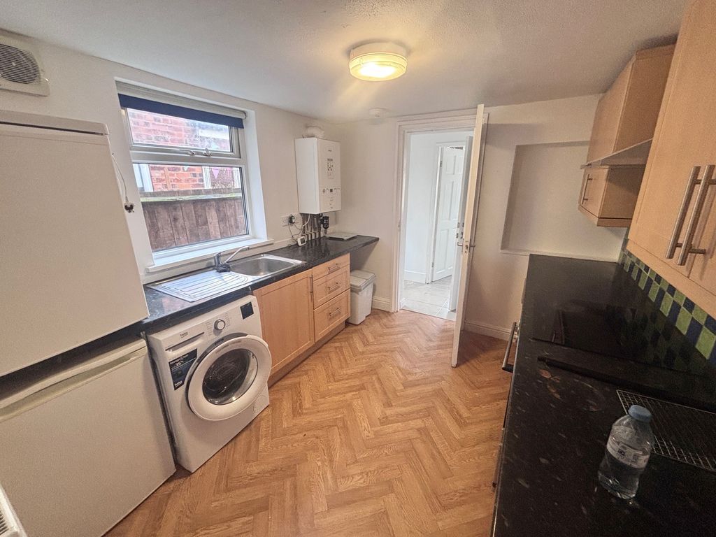 Property photo 3 of 6 Bedroom 1