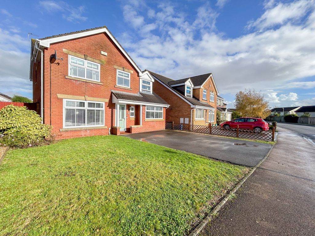 Property photo 2 of 37