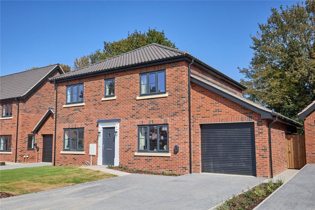 Property photo 1 of 33 Picture No. 04