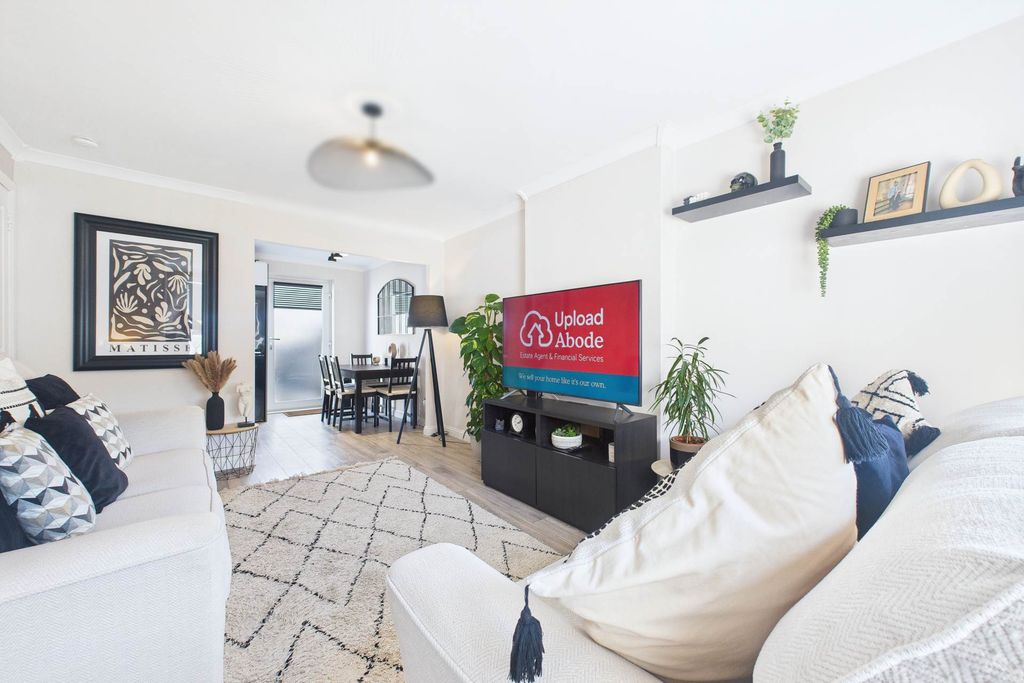 Property photo 3 of 21