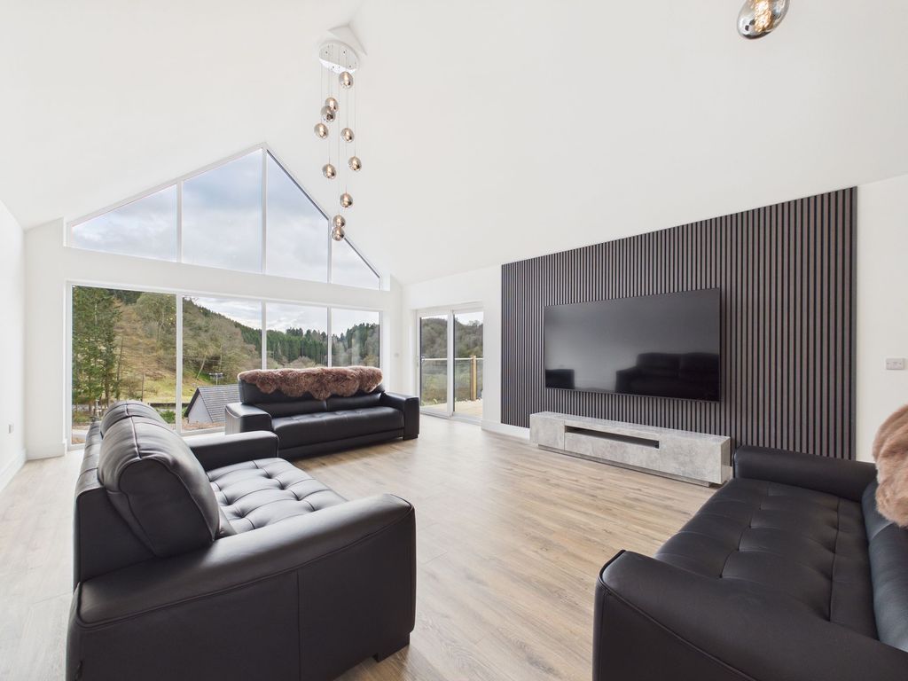 Property photo 2 of 19 Living Room