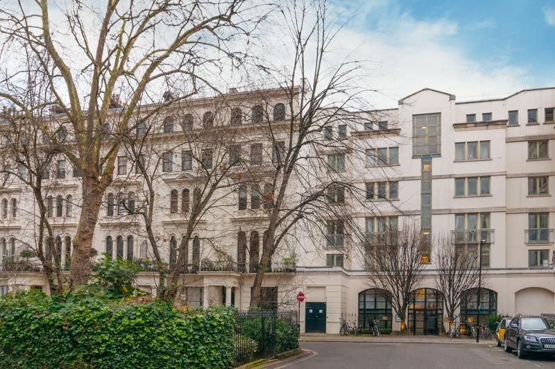 Property photo 1 of 9 50 Kensington Square Gardens_11_Small.Jpg