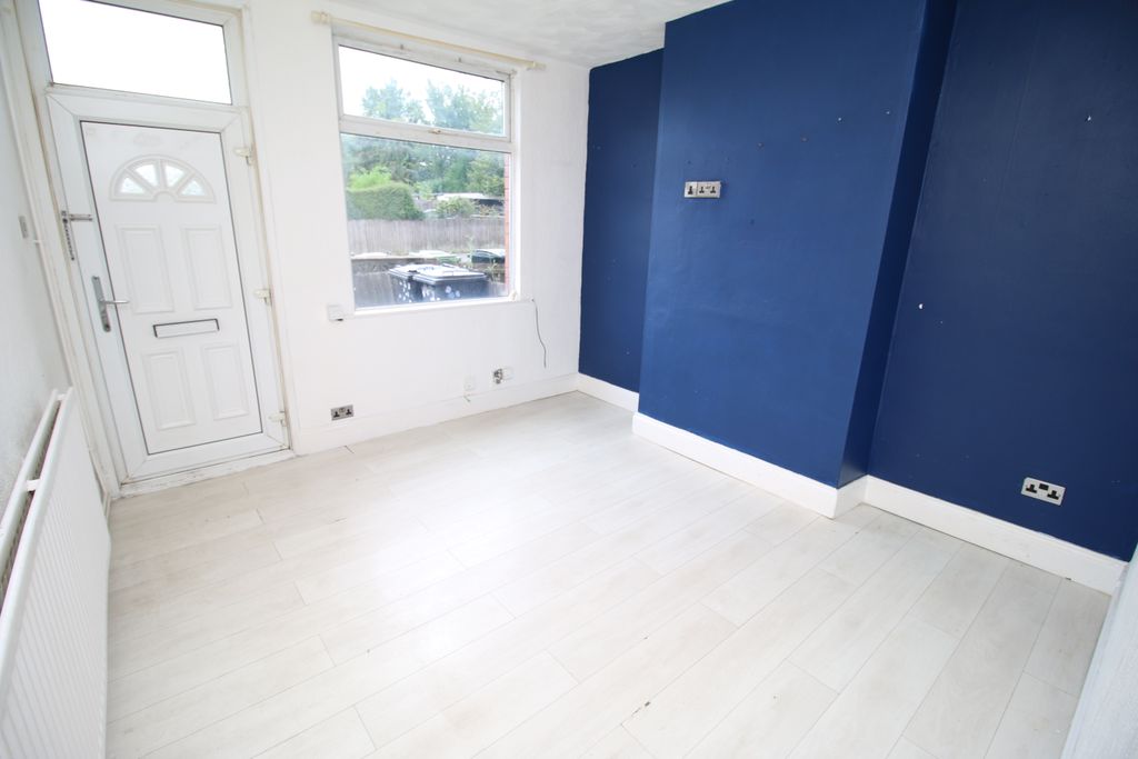 Property photo 3 of 12 Img_6885