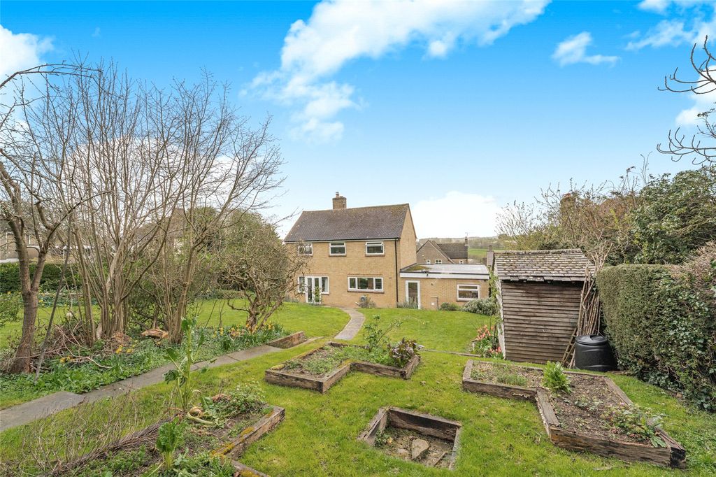 Property photo 2 of 15 Picture No. 12