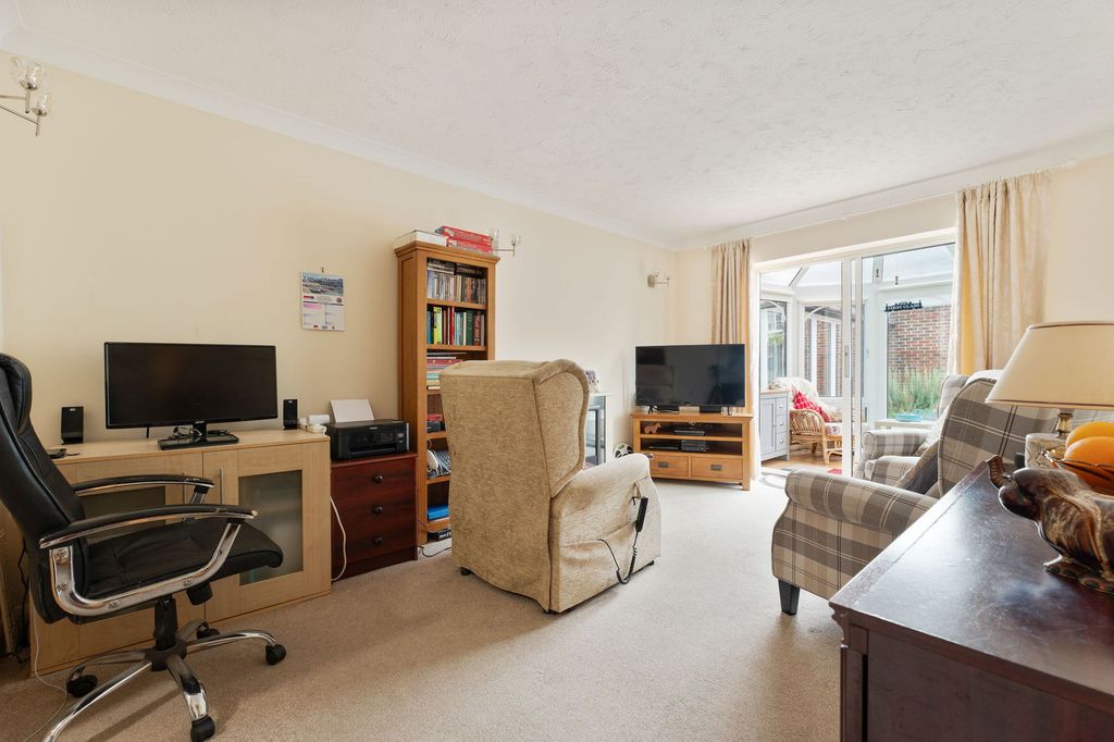 Property photo 2 of 9