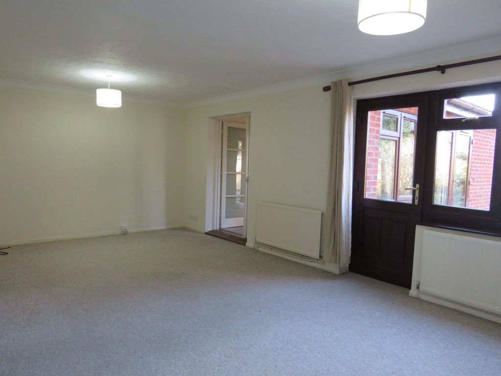 Property photo 3 of 13 Living Room