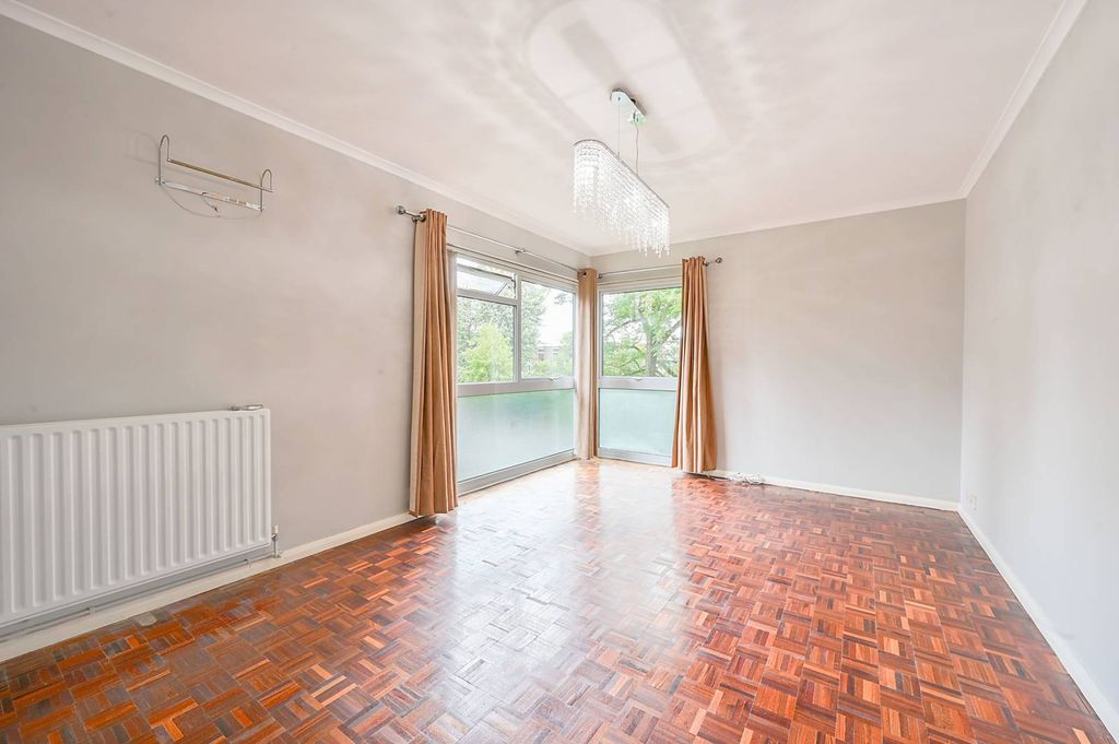 Property photo 2 of 11