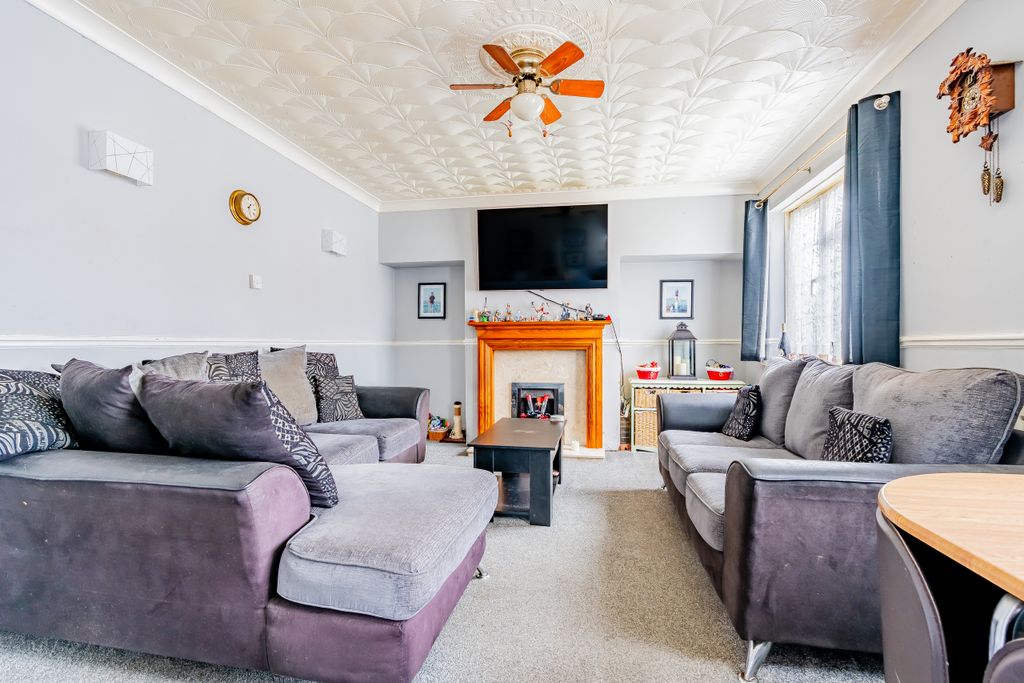 Property photo 1 of 18 Photo 2