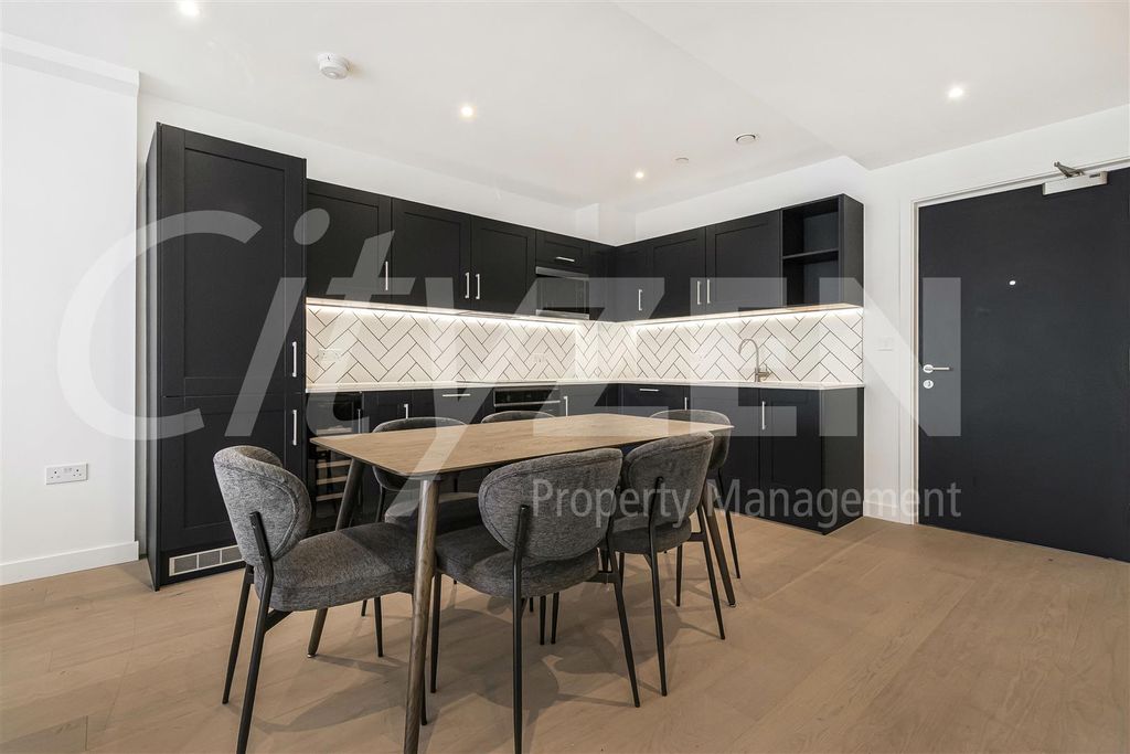 Property photo 2 of 47 Kitchen