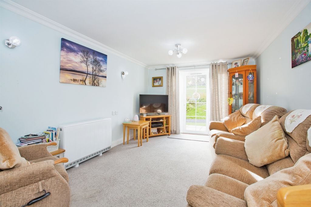 Property photo 2 of 16