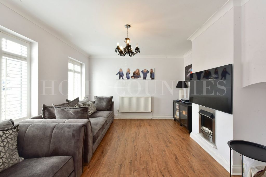 Property photo 2 of 26