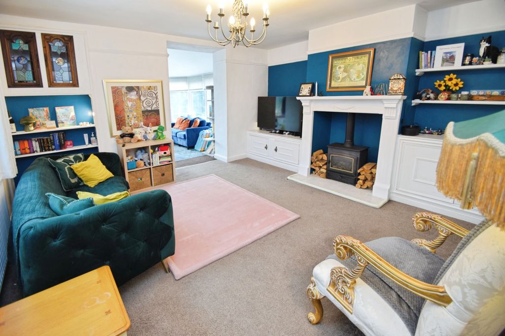 Property photo 2 of 22 F8656888-Lounge