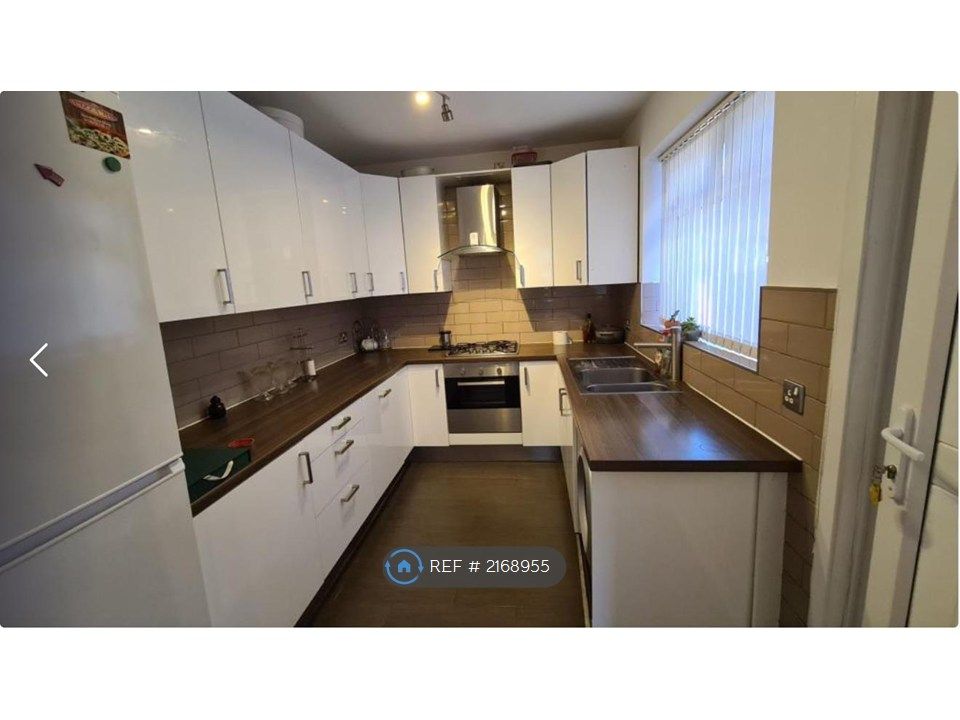 Property photo 2 of 13 Kitchen