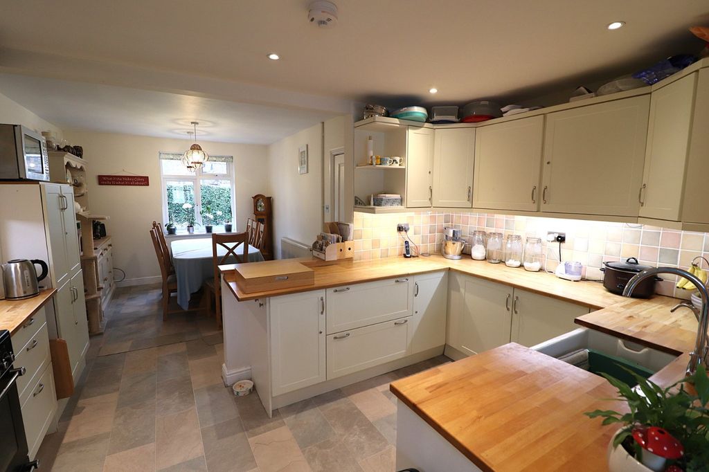 Property photo 3 of 29 Picture No. 28