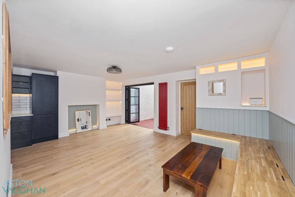 Property photo 2 of 10 4598491