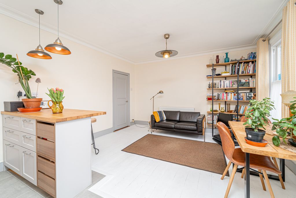 Property photo 2 of 8 Ndb04717