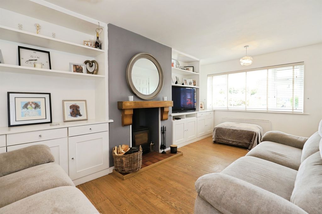 Property photo 3 of 19