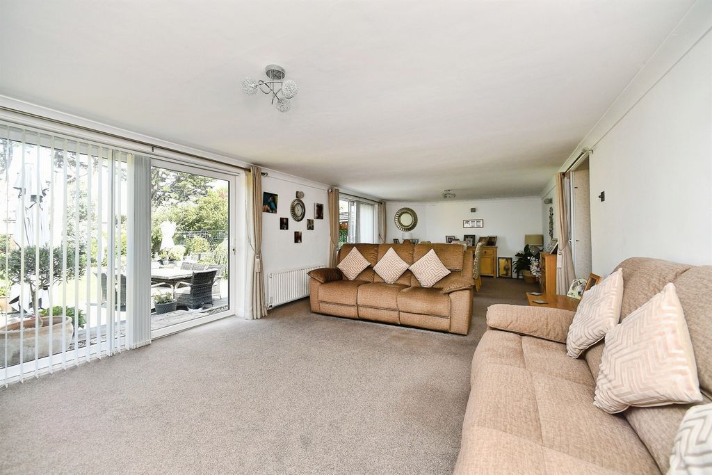 Property photo 3 of 20