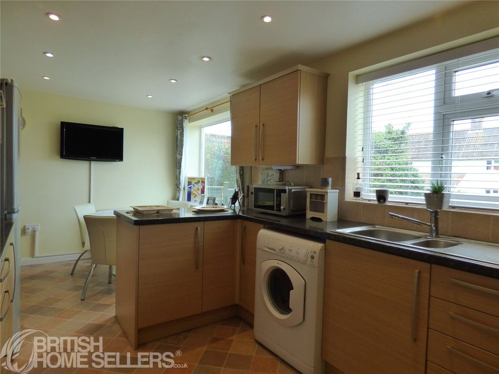 Property photo 2 of 22 Picture No. 12