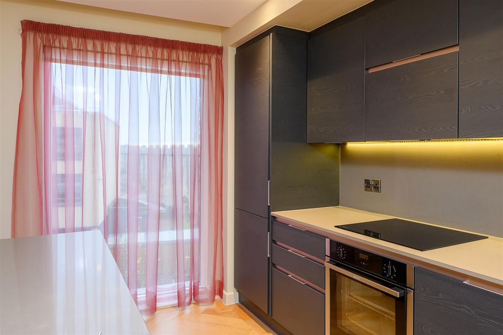 Property photo 3 of 14 Kitchen