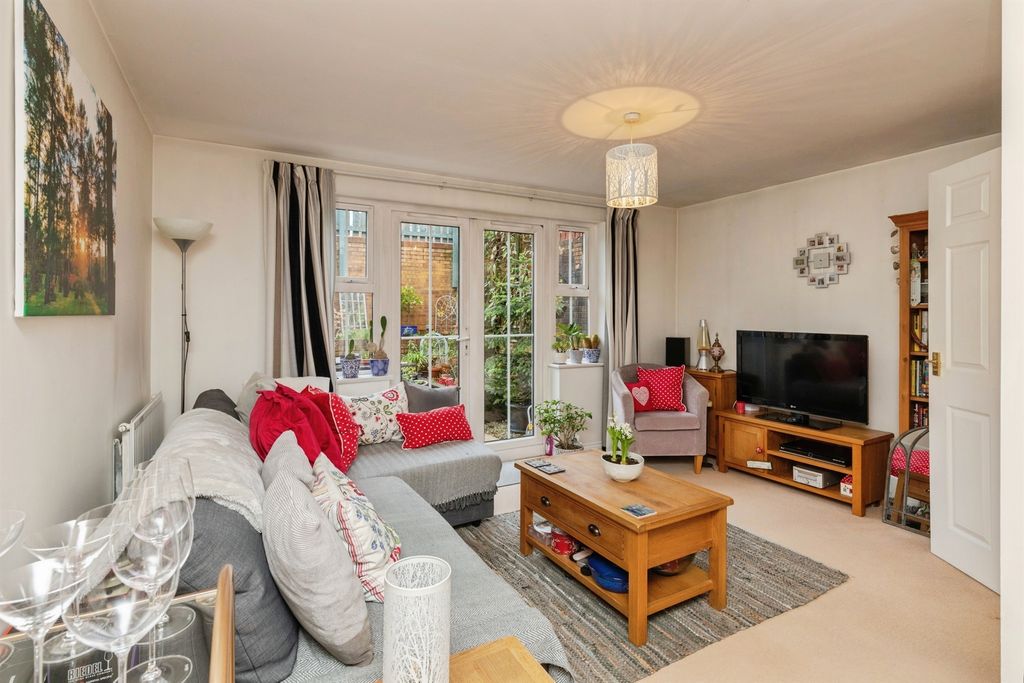 Property photo 3 of 20